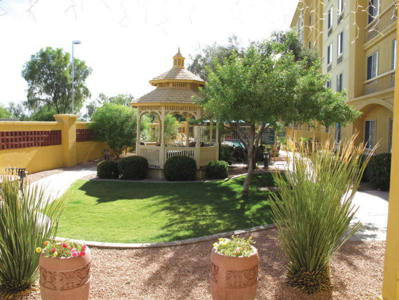 Отель La Quinta By Wyndham Mesa Superstition Springs Экстерьер фото